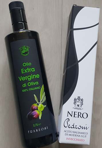 Olivenöl und Aceto Balsamico - die perfekte Basis für Salate